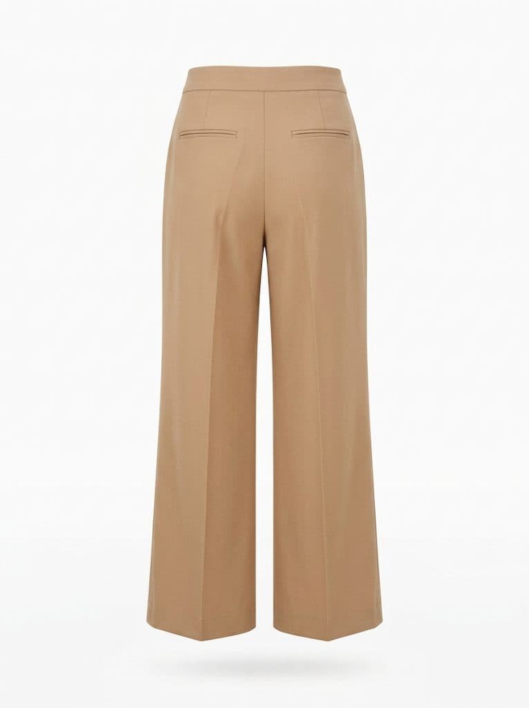 Pantalón de pinzas camel, detalle